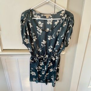 Women’s forever 21 floral print blouse